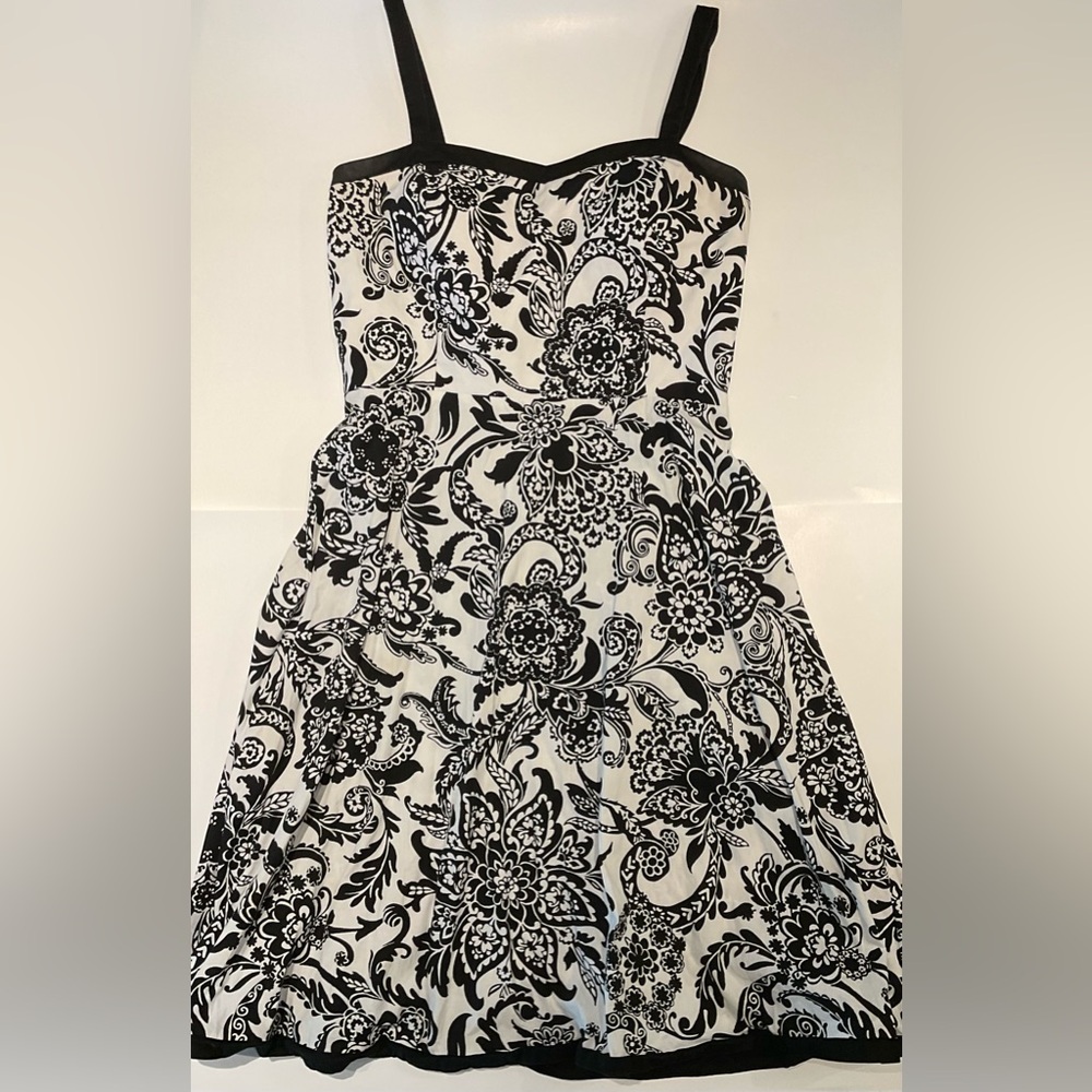 Vintage R&K Pinup Picnic A-Line Black White Sweetheart Floral 90s Y2K Tea Dress
